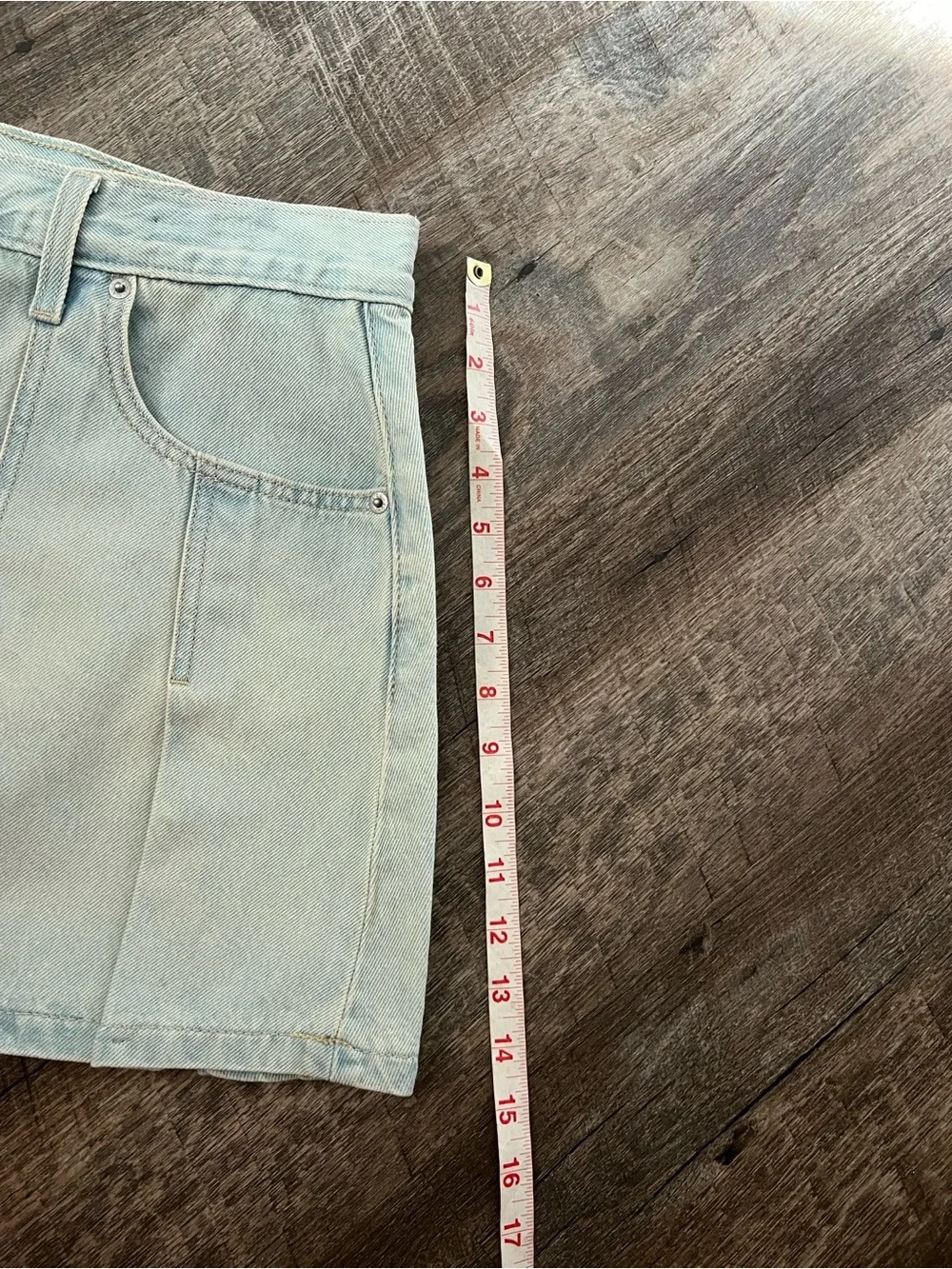 Levi's Mid-Rise Pleated Denim Mini Skirt- Size 31